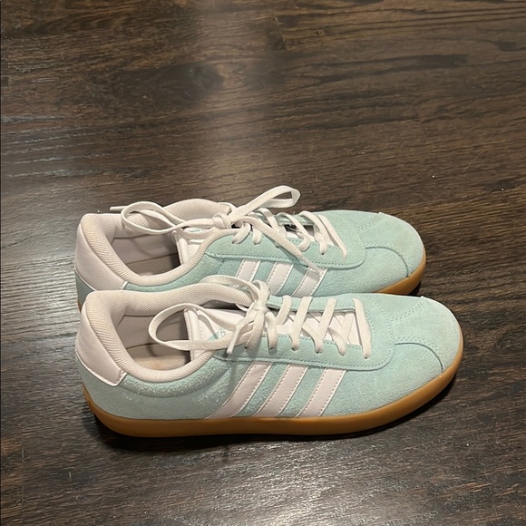 Adidas Pastel Green Trainers with White Accents - Picture 1 of 7